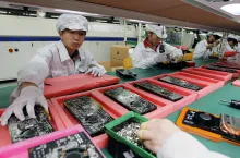 This is a picture from the article published in Science Magazine titled “Rich countries drain ‘shocking’ amount of labor from the Global South: Workers in the Global South—from farm workers to scientists—power the world economy but face a yawning wage gap” (Vol 385, Issue 6709).